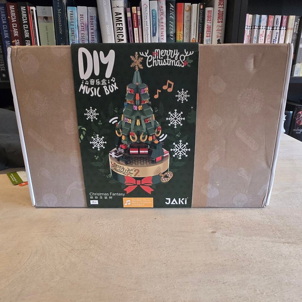 NIB Jaki DIY Christmas Fantasy Music Box Tree 360pc